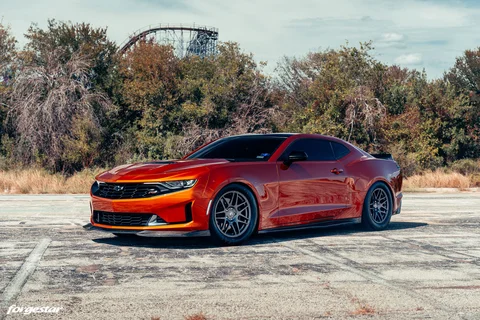 Vivid Orange Camaro RS Forgestar F14 Drag Pack Gloss Anthracite Web 01