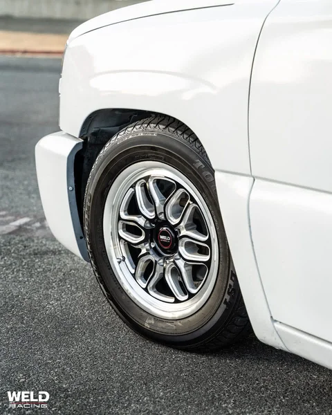 WELD Laguna6 White Chevrolet Silverado Gloss Black Milled 11