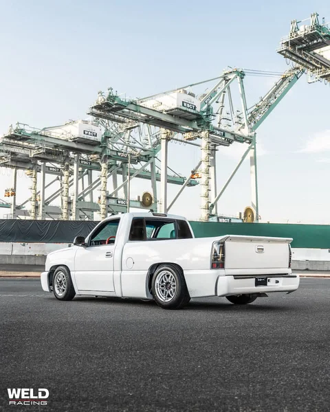 WELD Laguna6 White Chevrolet Silverado Gloss Black Milled 17