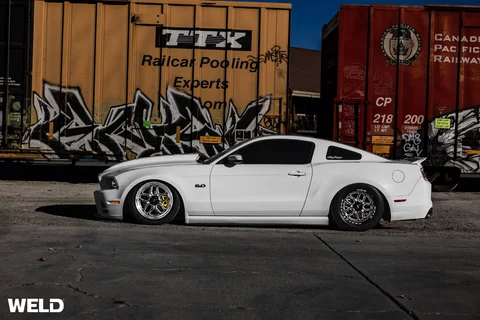 WELD Laguna Beadlock White Ford Mustang Gloss Black Milled 15