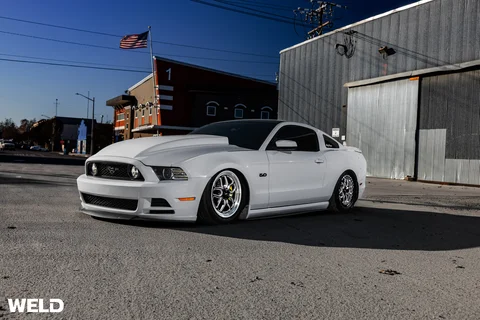 WELD Laguna Beadlock White Ford Mustang Gloss Black Milled 20