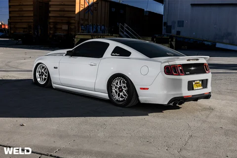 WELD Laguna Beadlock White Ford Mustang Gloss Black Milled 23