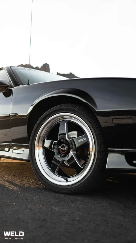 WELD Ventura Black Chevrolet Camaro Gloss Black Milled 10