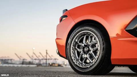 Orange c8 corvette drag racing wheels weld laguna beadlock performance d