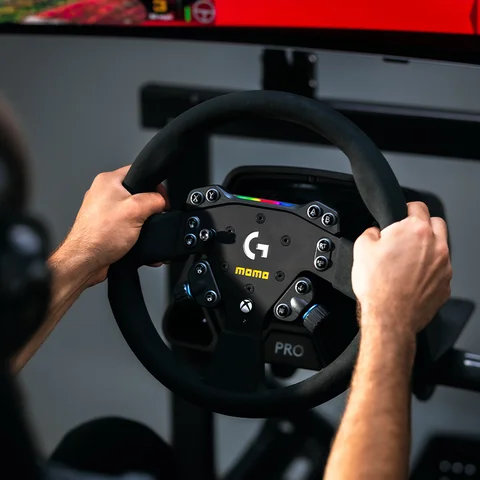 MOMO x Logitech sim wheel 320 1x1 2